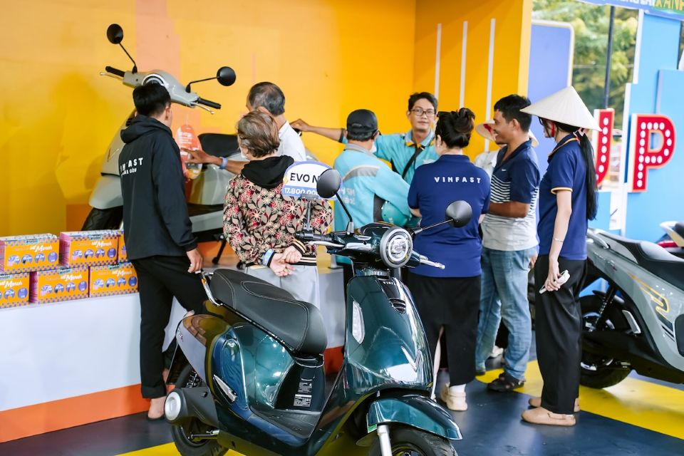 Khách hàng “đổi xăng lấy điện”: Đã có Evo200 Lite nhưng vẫn mua thêm Feliz Neo vì thấy tốt và tiện