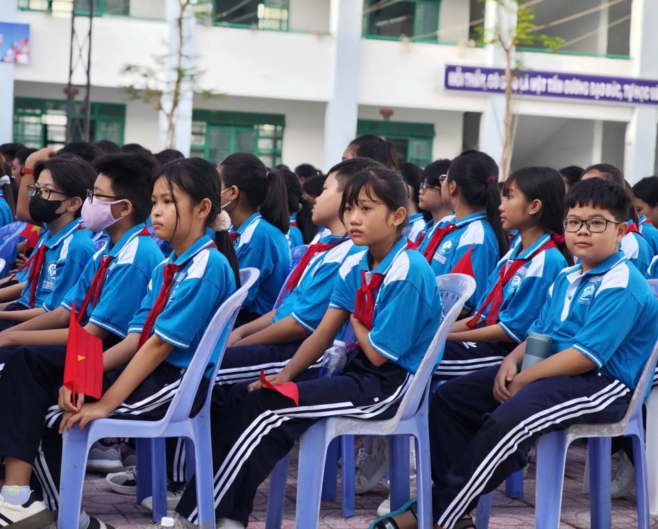 TP Hồ Chí Minh: nhiều trường học không nhận hoa dịp lễ khai giảng