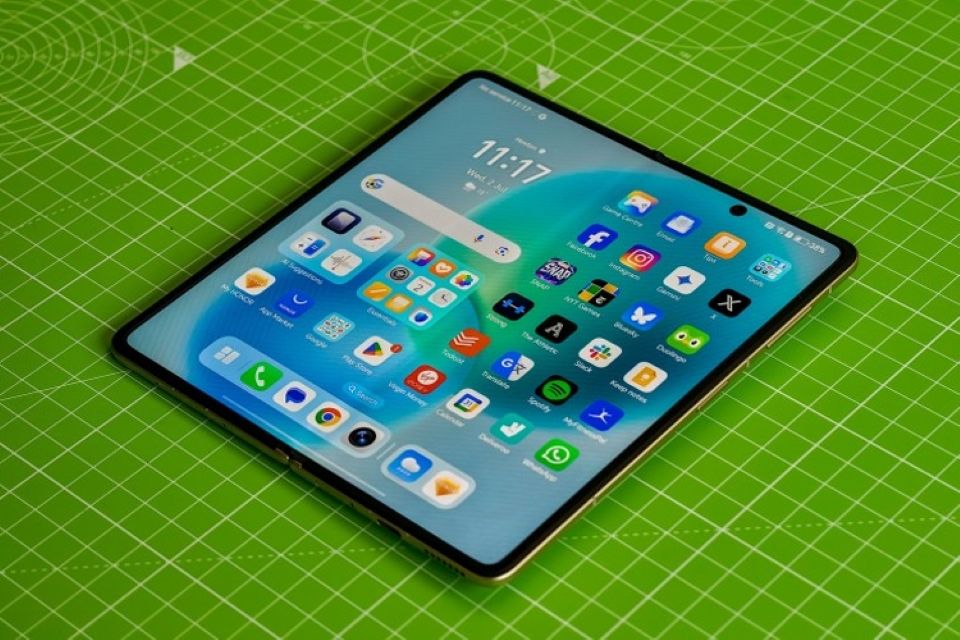 Honor ra mắt điện thoại gập mỏng nhất thế giới tại Châu Âu