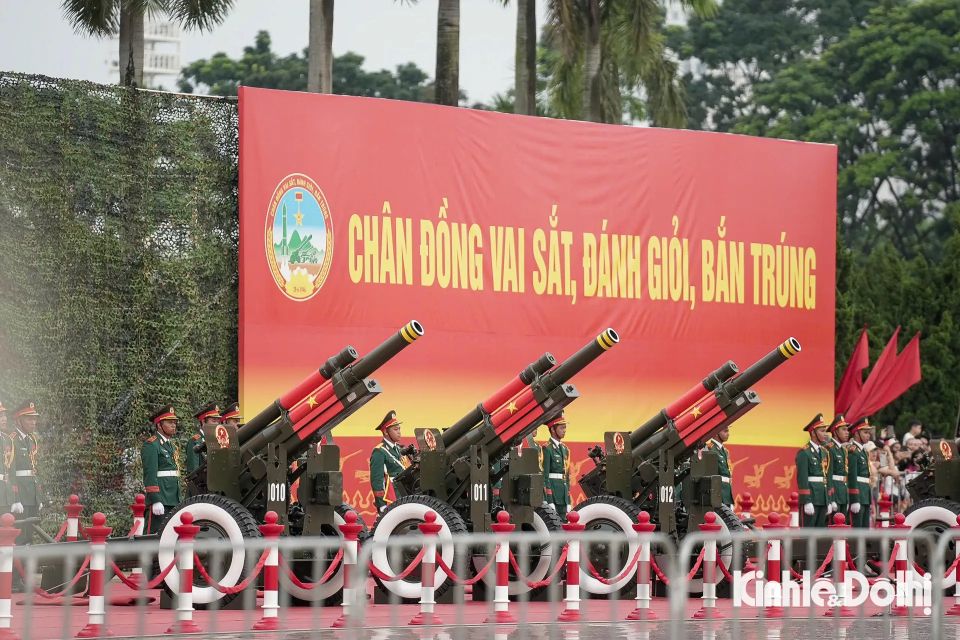 21 loạt pháo lễ đồng loạt khai hoả trong lễ tổng duyệt cấp Nhà nước kỷ niệm 80 năm Quốc khánh 2/9