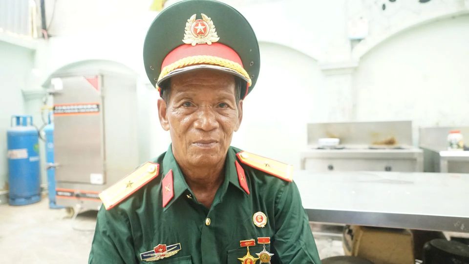 Ngôi nhà đặc biệt đón cựu chiến binh ở miễn phí xem diễu binh, diễu hành A80
