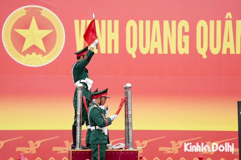 21 loạt pháo lễ đồng loạt khai hoả trong lễ tổng duyệt cấp Nhà nước kỷ niệm 80 năm Quốc khánh 2/9