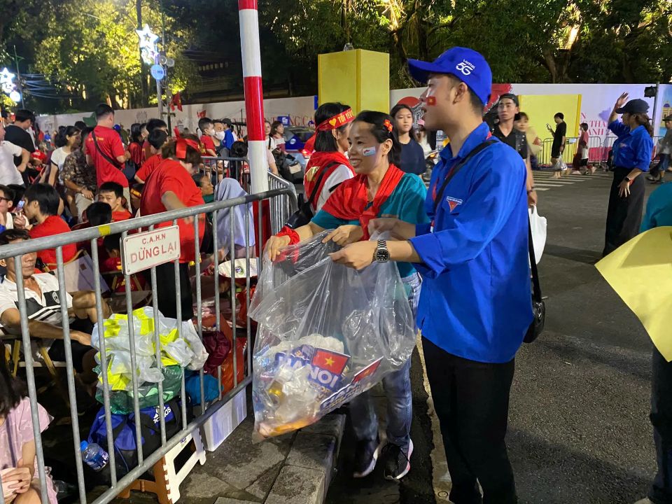 Các lực lượng tình nguyện Thủ đô tích cực hỗ trợ tổng duyệt Đại lễ A80