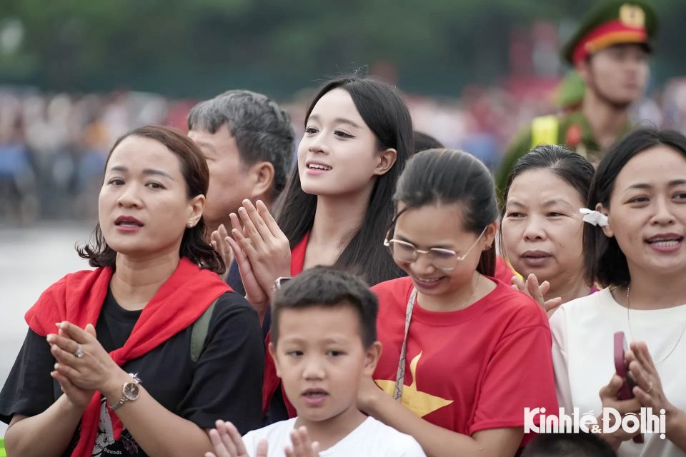21 loạt pháo lễ đồng loạt khai hoả trong lễ tổng duyệt cấp Nhà nước kỷ niệm 80 năm Quốc khánh 2/9