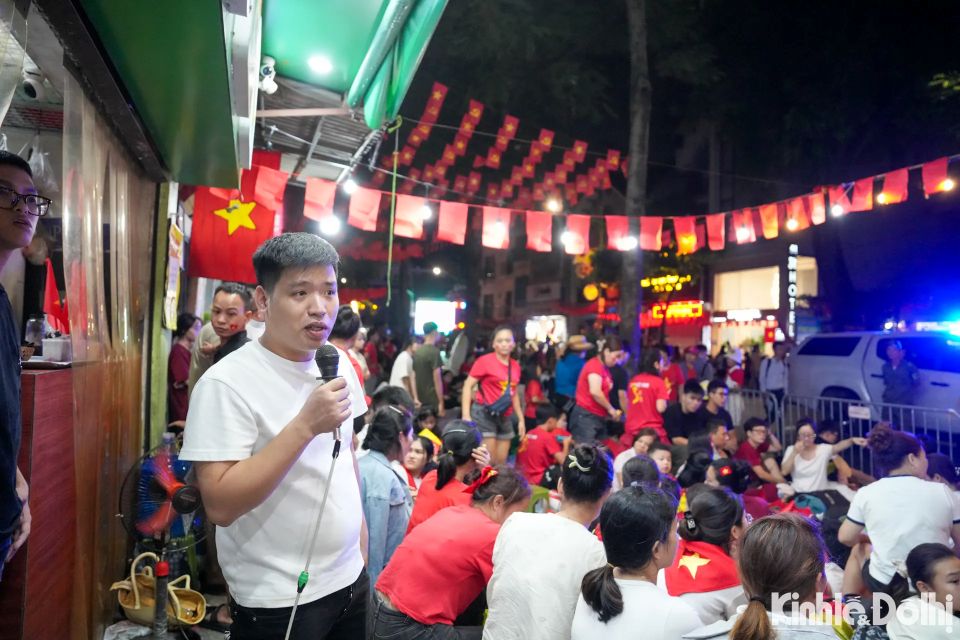 Quán ăn tặng miễn phí cả nghìn suất ăn cho người dân xem diễu binh