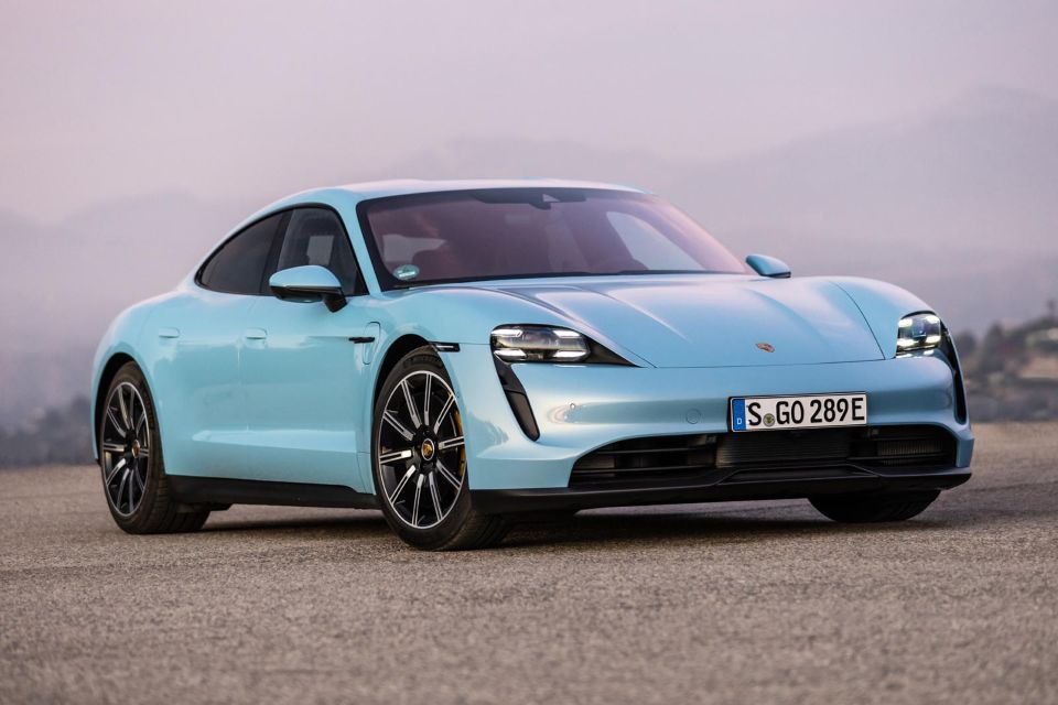 Porsche triệu hồi xe Taycan tại Việt Nam do lỗi phần mềm pin