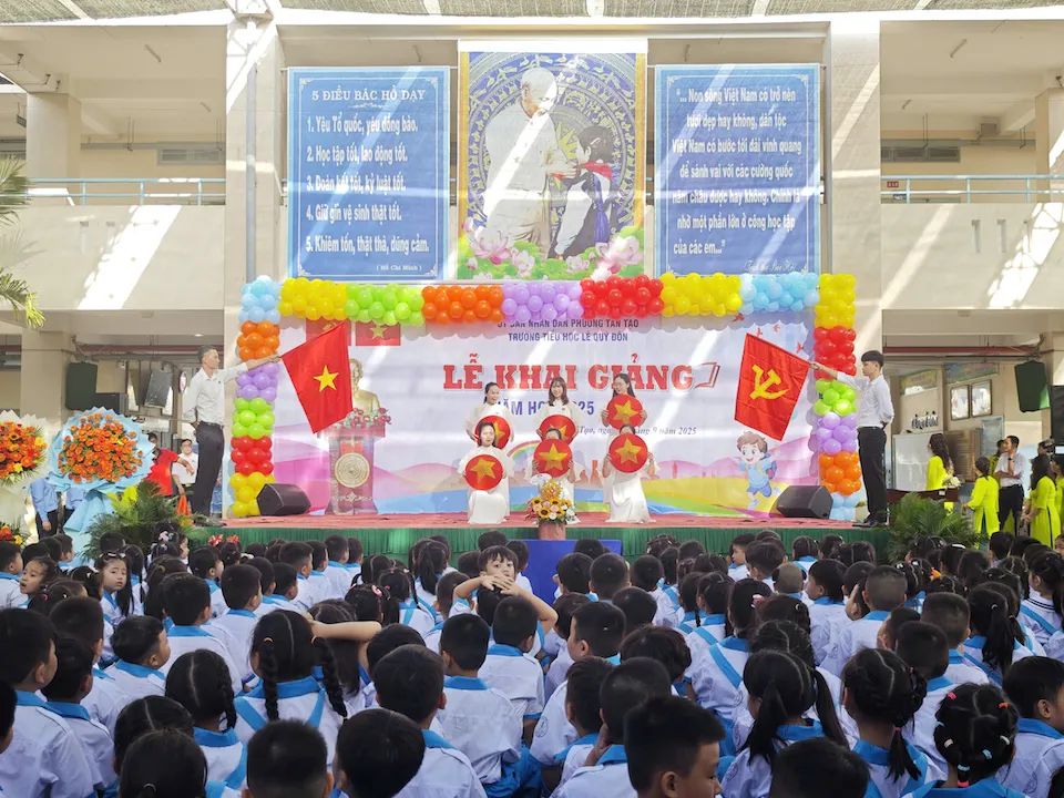 Học sinh TP Hồ Chí Minh tưng bừng tham gia khai giảng năm học mới 2025 – 2026