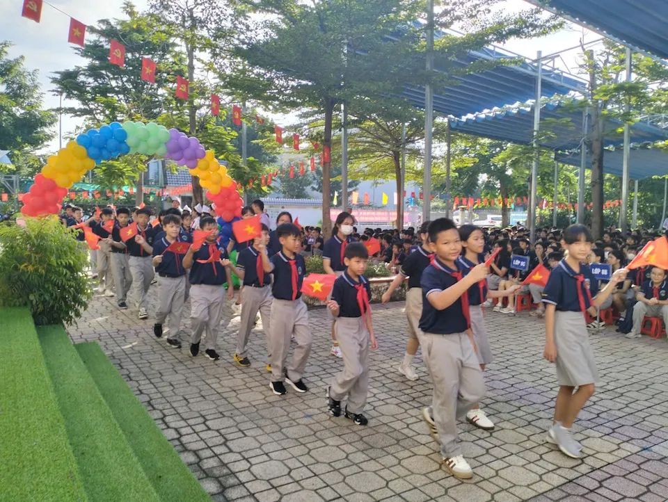 Học sinh TP Hồ Chí Minh tưng bừng tham gia khai giảng năm học mới 2025 – 2026