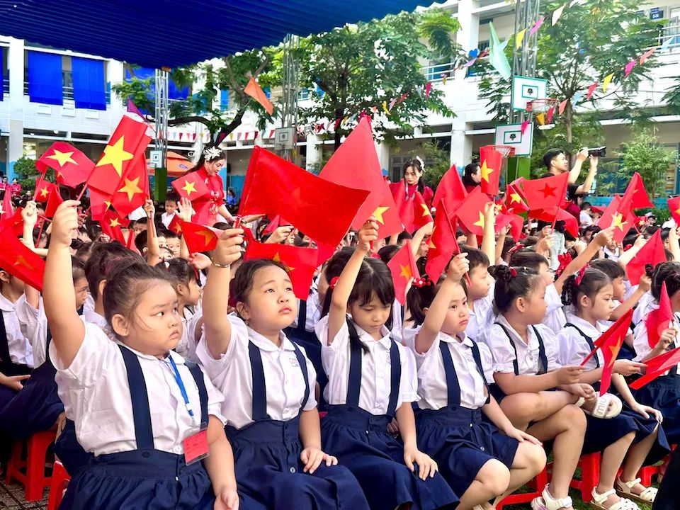 Học sinh TP Hồ Chí Minh tưng bừng tham gia khai giảng năm học mới 2025 – 2026