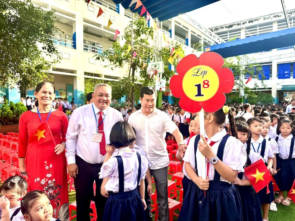 Học sinh TP Hồ Chí Minh tưng bừng tham gia khai giảng năm học mới 2025 – 2026