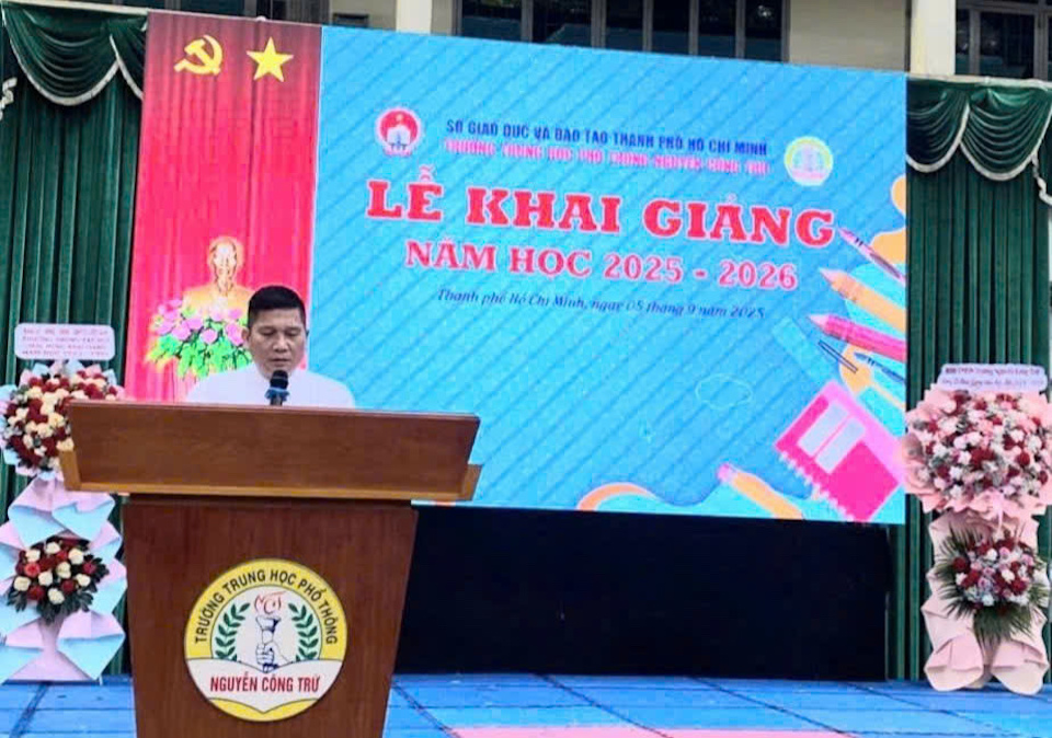 Trường THPT Nguyễn Công Trứ: Rực rỡ năm cũ, đặt mục tiêu "chuyển đổi số" cho năm học mới