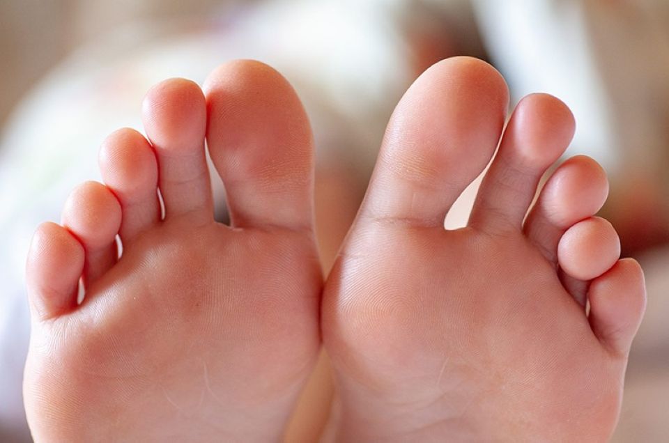 Những dấu hiệu ở chân cảnh báo bệnh tiềm ẩn