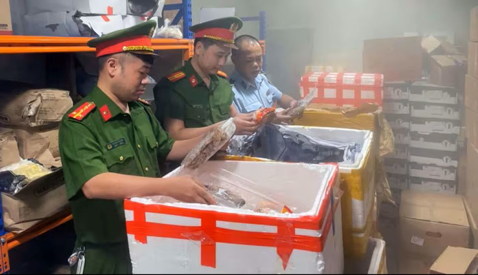 Ngăn chặn thực phẩm bẩn cần sự chung tay giữa lực lượng chức năng với người tiêu dùng