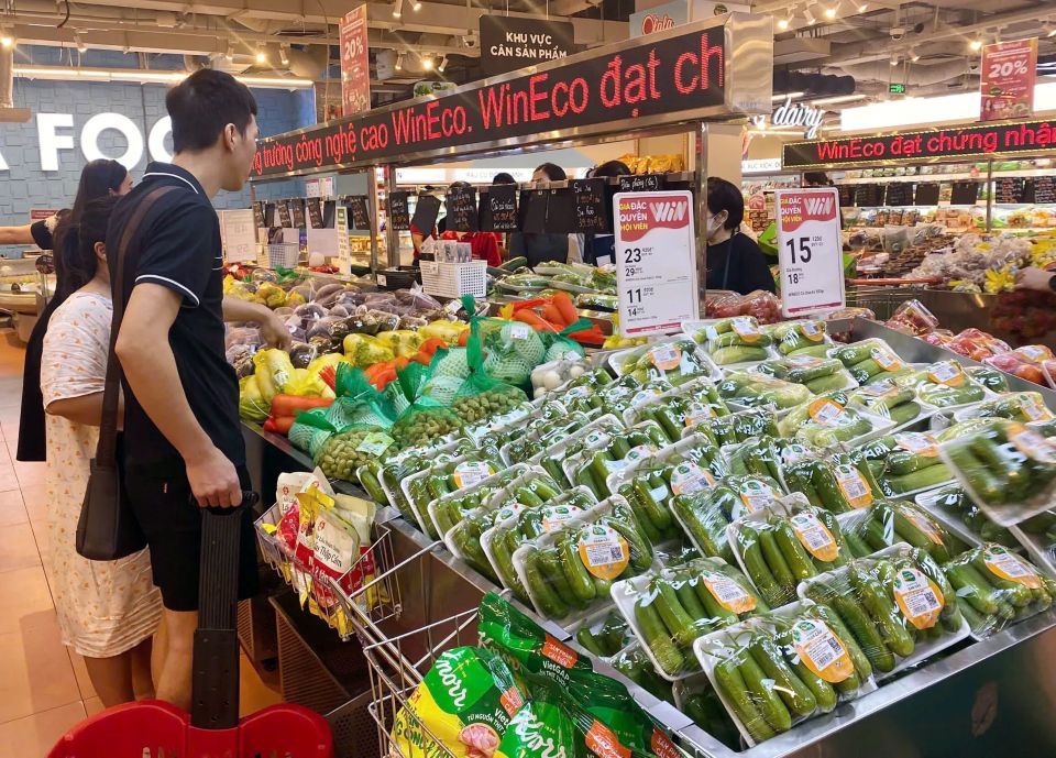Siêu thị giảm giá khủng kích cầu tiêu thụ hàng Việt