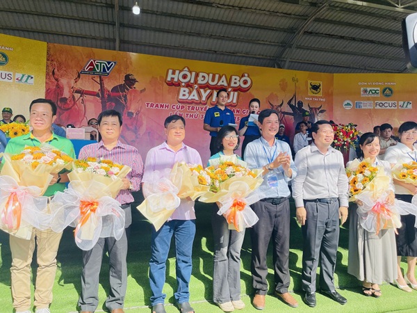 Bình Điền – Tự hào đồng hành cùng di sản văn hóa Đua bò Bảy Núi