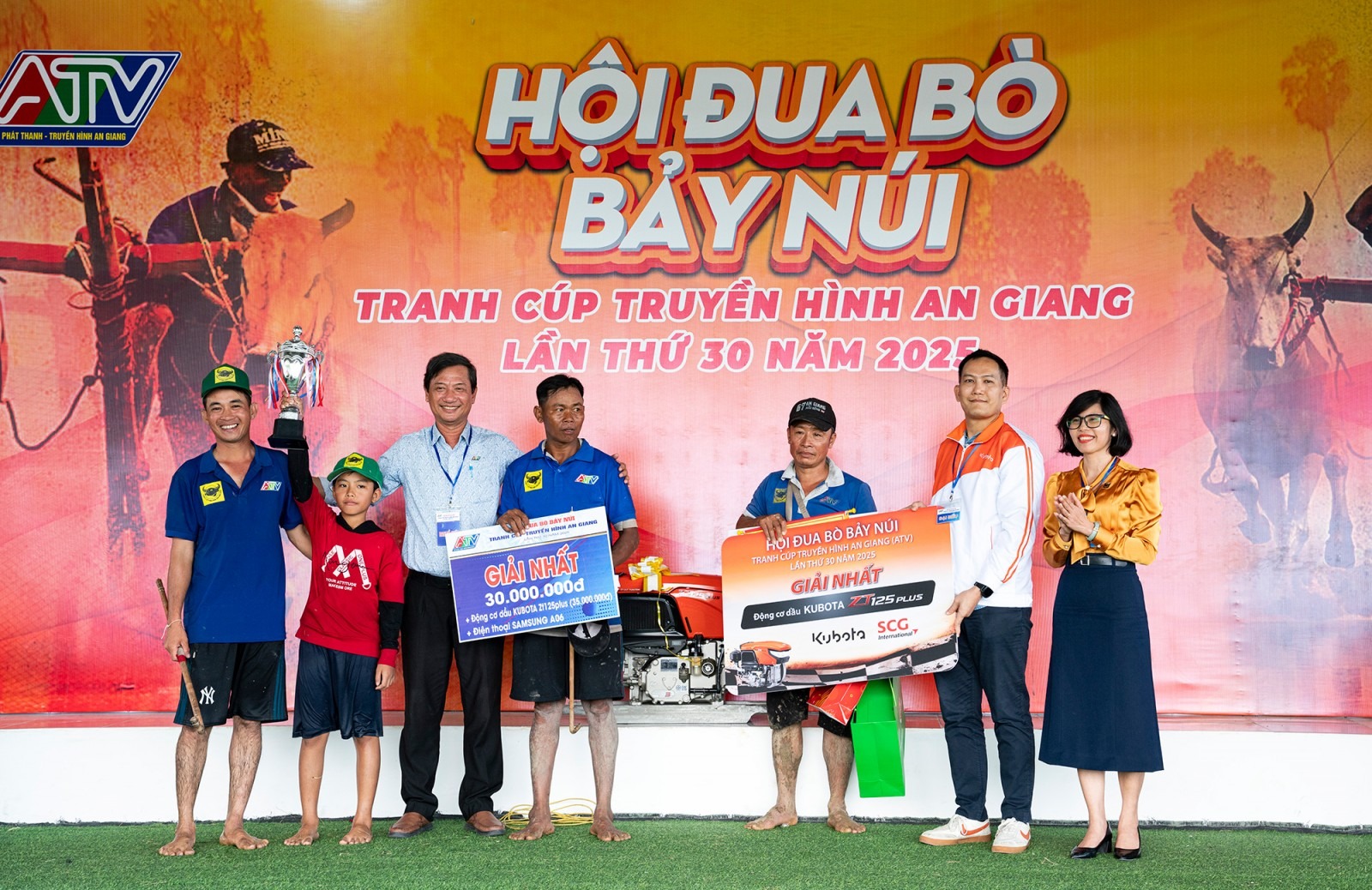 Bình Điền – Tự hào đồng hành cùng di sản văn hóa Đua bò Bảy Núi