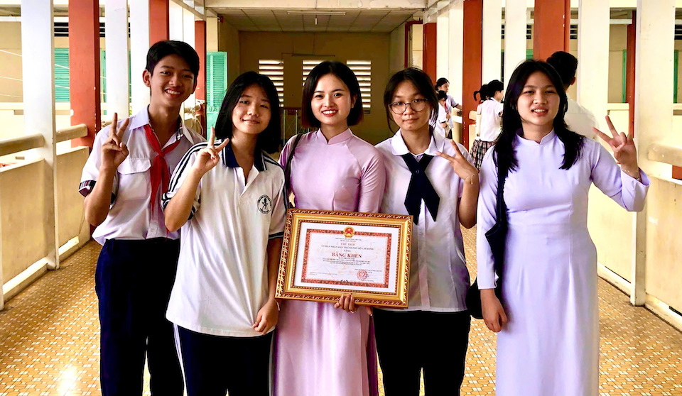 Kỷ luật và khen thưởng học sinh theo Thông tư 19 và những bài học từ quốc tế