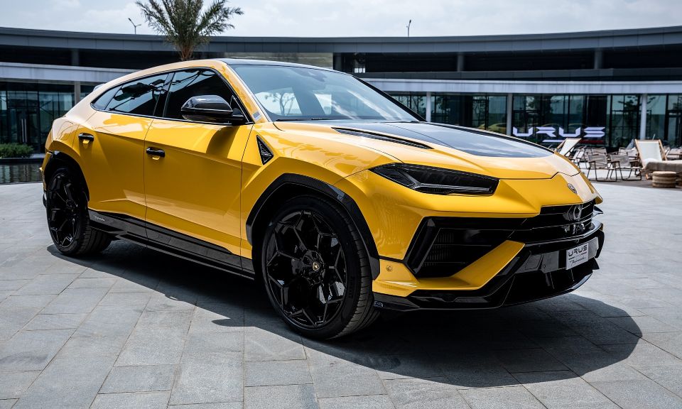 Lamborghini Urus triệu hồi tại Việt Nam do nguy cơ bật nắp ca-pô ở tốc độ cao