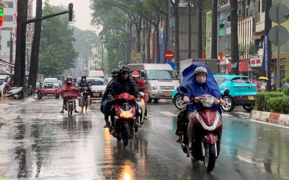 Thời tiết ngày 5/10/2025: Bắc Bộ ngày nắng, Nam Bộ cục bộ có mưa lớn