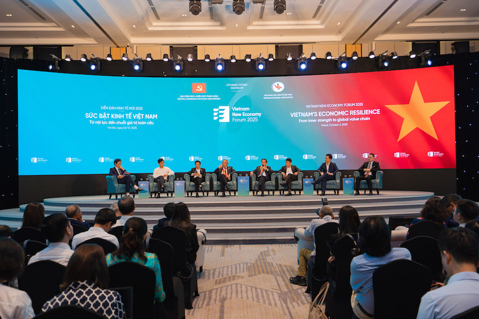 Long Châu được vinh danh “Top 10 Thương hiệu Tăng trưởng ấn tượng” tại Thương hiệu Mạnh Việt Nam 2025