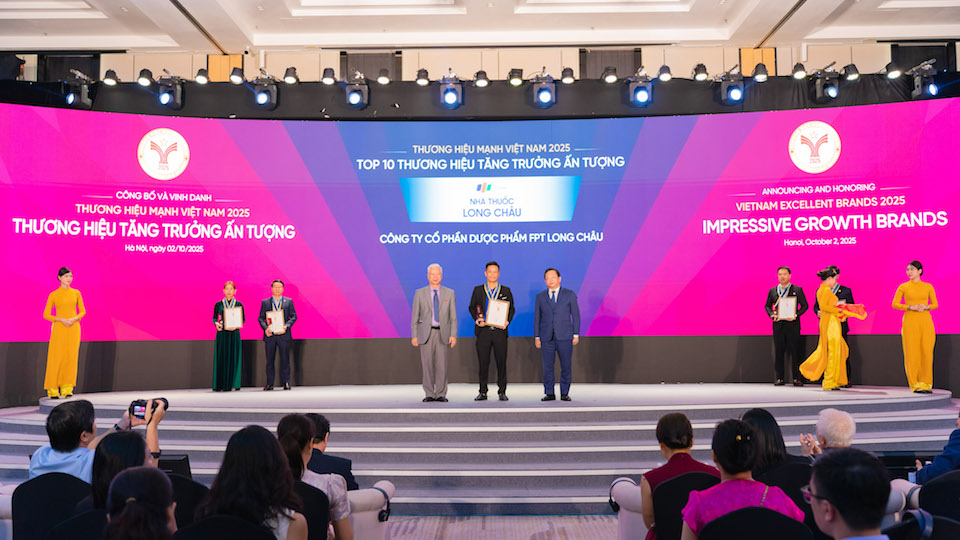Long Châu được vinh danh “Top 10 Thương hiệu Tăng trưởng ấn tượng” tại Thương hiệu Mạnh Việt Nam 2025
