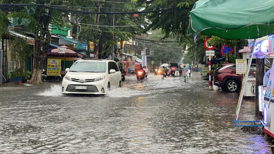 Hà Nội yêu cầu trường học chủ động ứng phó mưa lớn, bảo đảm an toàn cho học sinh