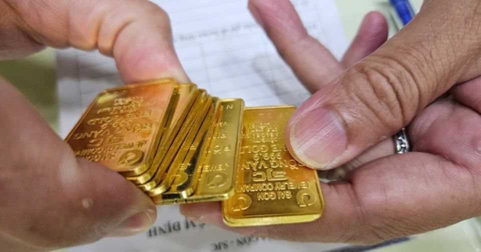 Giá vàng ngày 6/10/2025: Vàng sẽ chạm 4.000 USD/ounce?