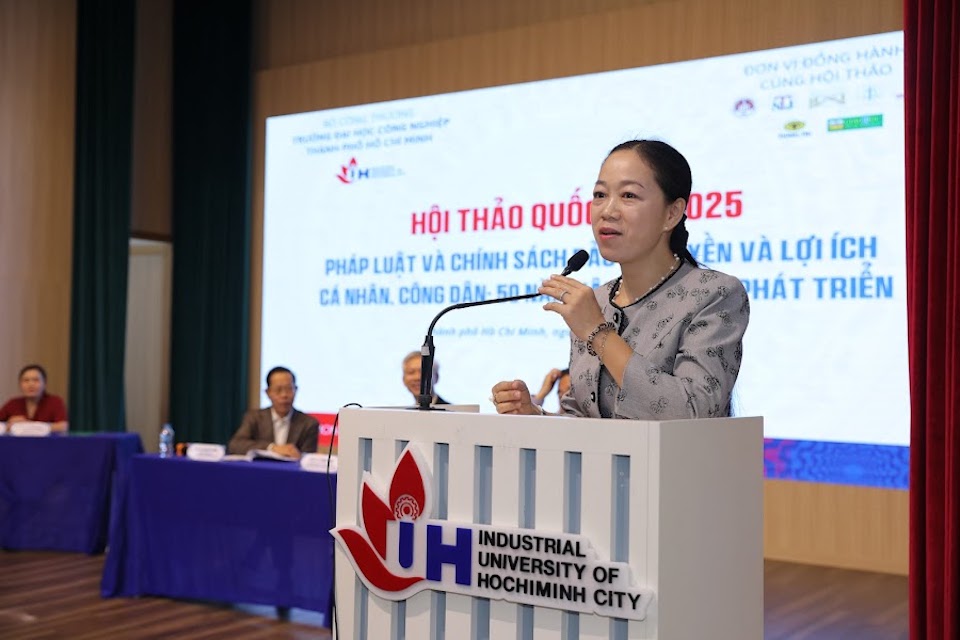Pháp luật phải lấy con người làm trung tâm, là "tấm khiên" bảo vệ mọi tiến bộ xã hội!