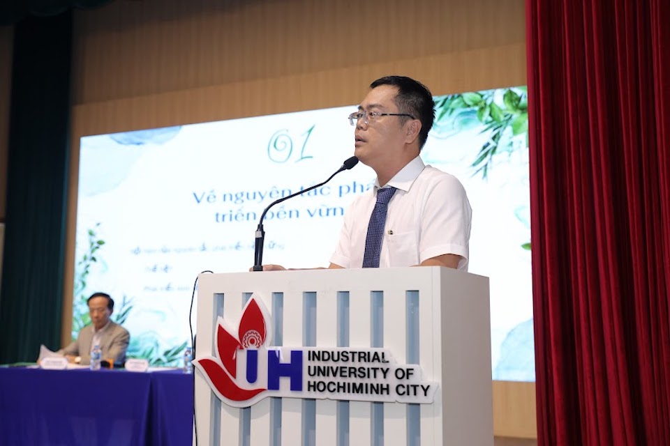 Pháp luật phải lấy con người làm trung tâm, là "tấm khiên" bảo vệ mọi tiến bộ xã hội!