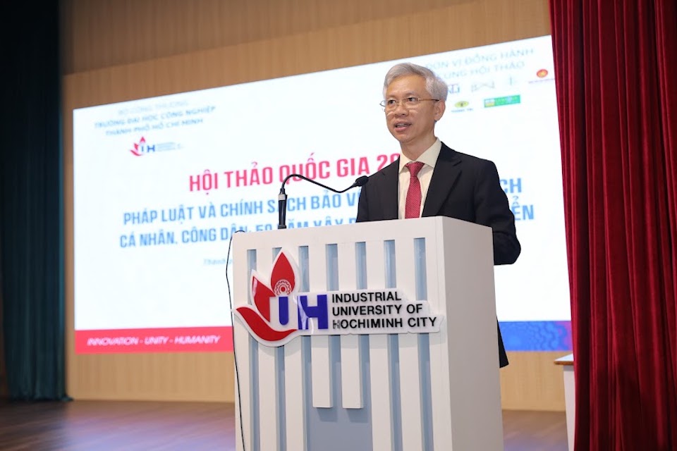 Pháp luật phải lấy con người làm trung tâm, là "tấm khiên" bảo vệ mọi tiến bộ xã hội!