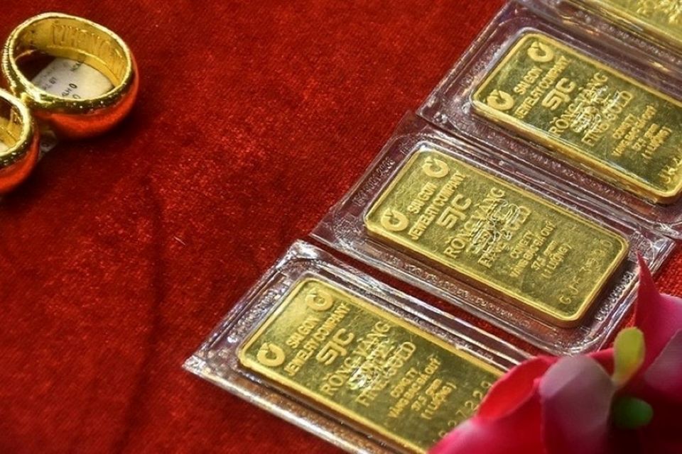 Giá vàng ngày 12/10/2025: Vàng trong nước và thế giới cùng bật tăng mạnh