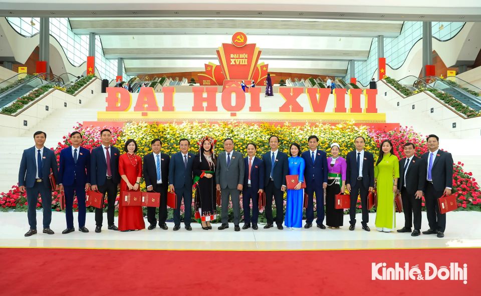 Toàn cảnh phiên trù bị Đại hội đại biểu Đảng bộ Thành phố Hà Nội lần thứ XVIII nhiệm kỳ 2025 - 2030