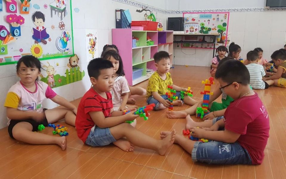 Đến năm 2035, 100% con công nhân từ 6 tháng tuổi được đến trường