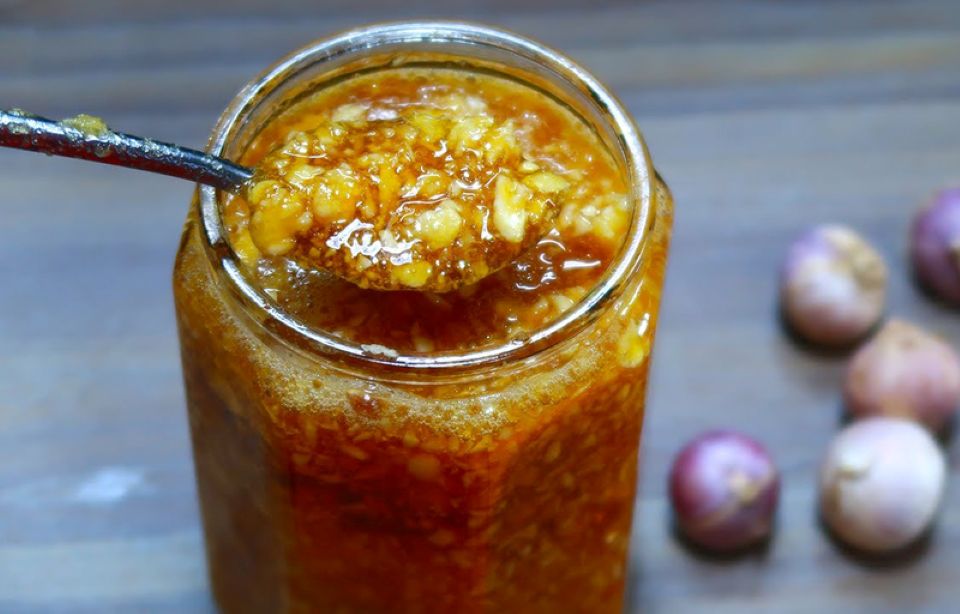 Những lợi ích tuyệt vời của tỏi ngâm mật ong trong mùa đông