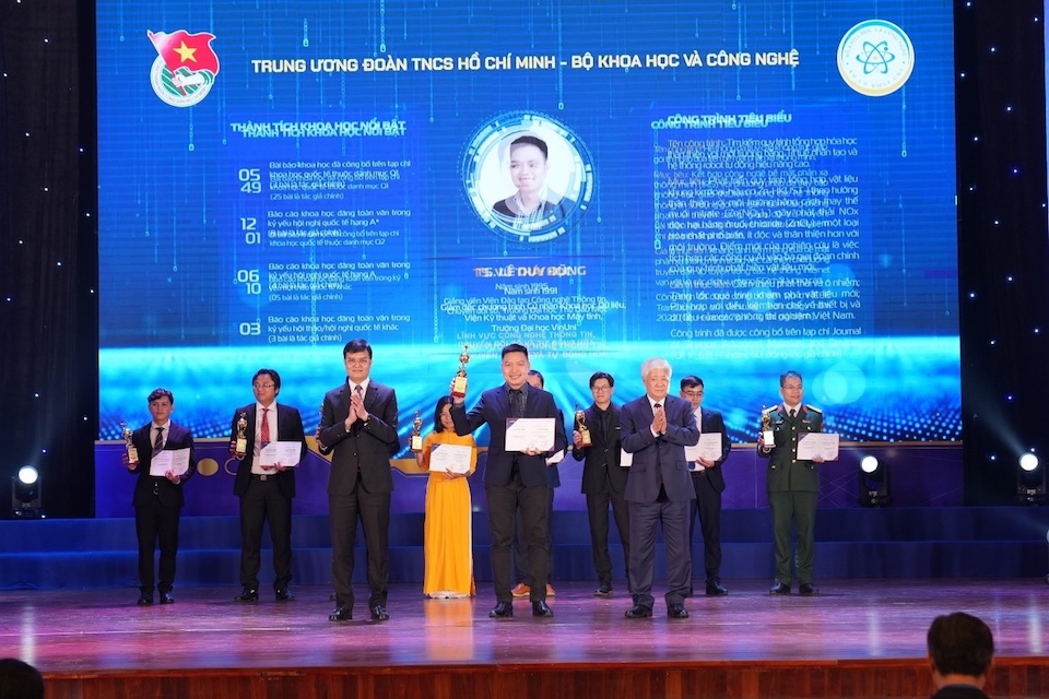 Quả Cầu Vàng 2025: Nơi tinh thần bền bỉ và khát vọng chinh phục tri thức tỏa sáng để phụng sự cộng đồng