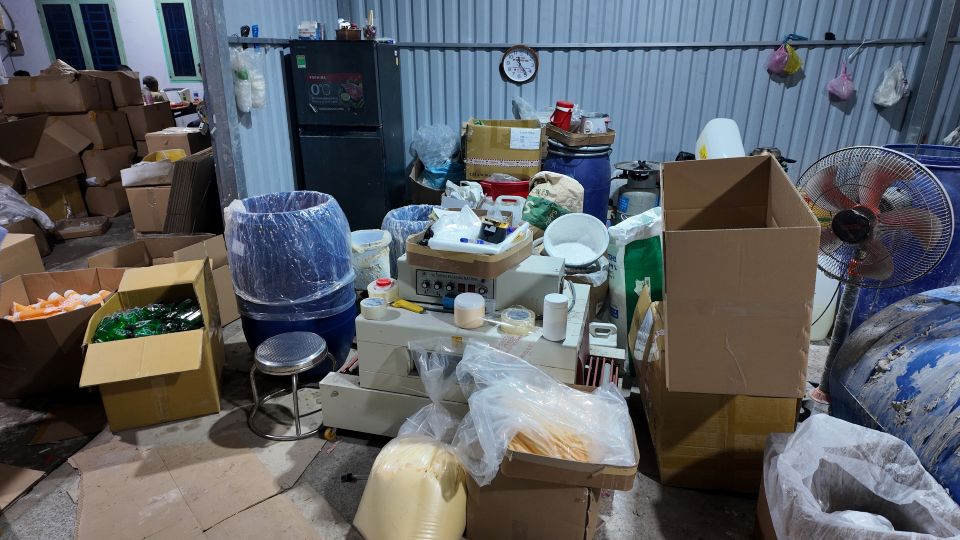 TP Hồ Chí Minh: Phá đường dây sản xuất, buôn bán mỹ phẩm giả quy mô lớn