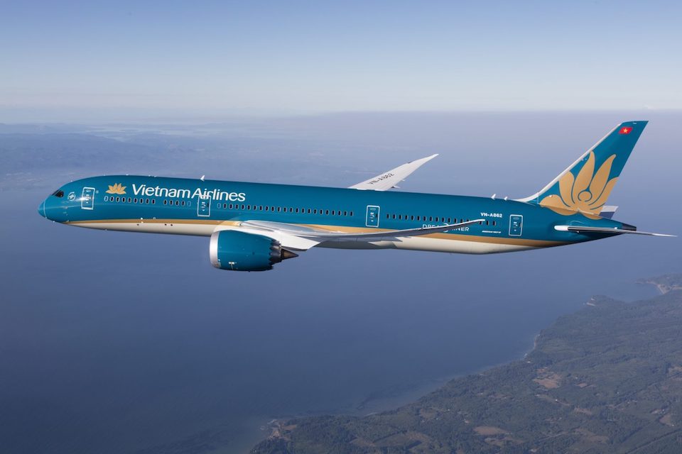 Vietnam Airlines miễn phí vận chuyển hàng hóa cứu trợ đến vùng mưa lũ miền Trung