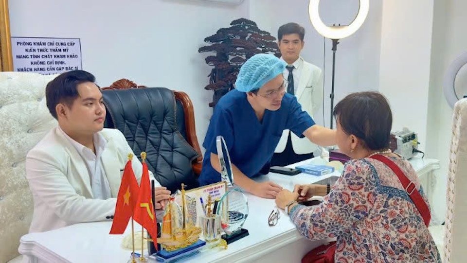 Căng da nâng cơ mặt: Chìa khóa tái sinh thanh xuân bền vững tại Tony An An