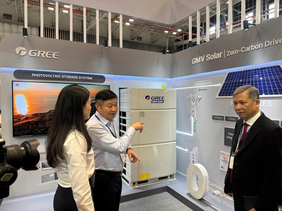 TP Hồ Chí Minh: Khai mạc chuỗi triển lãm thúc đẩy năng lượng xanh và công nghiệp hỗ trợ