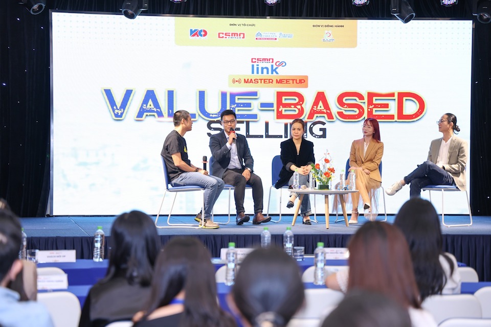 Doanh nghiệp “siết” tuyển dụng thời AI, ưu tiên chiến lược gia đổi mới