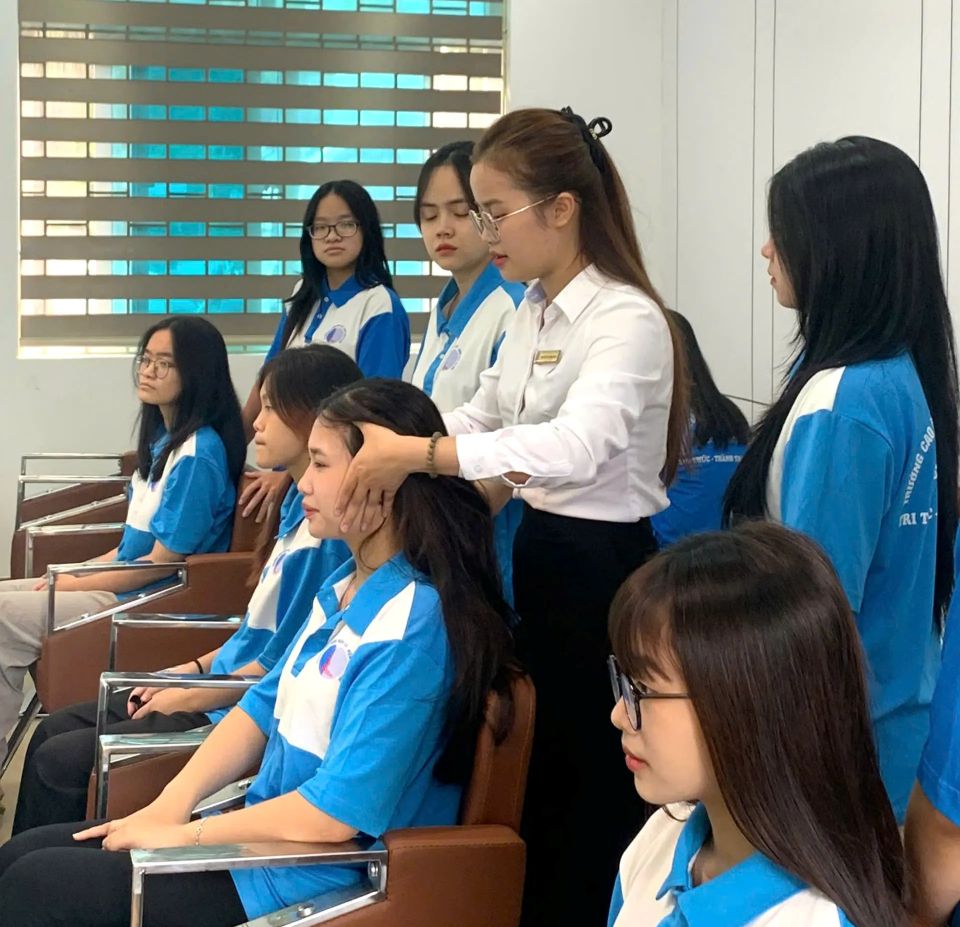 Thiết kế tóc - nghề ổn định, mở lối khởi nghiệp sớm