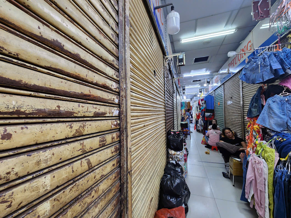 Chợ An Đông và cơn thoái trào: Hàng loạt sạp đóng cửa, tiểu thương lao đao tìm đường sống