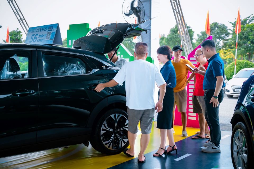 Doanh số gấp 3 lần Toyota, vượt xa cả thị trường: VinFast thể hiện ưu thế về chất lượng toàn diện