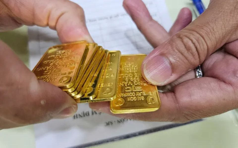 Giá vàng ngày 16/11/2025: Vàng trong nước giảm sâu, mất hơn 2 triệu đồng/lượng