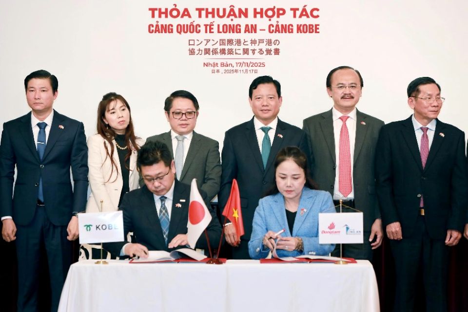Cảng Quốc tế Long An và Cảng Kobe ký kết MOU hợp tác chiến lược hướng tới chuối cung ứng xanh Việt Nam-Nhật Bản
