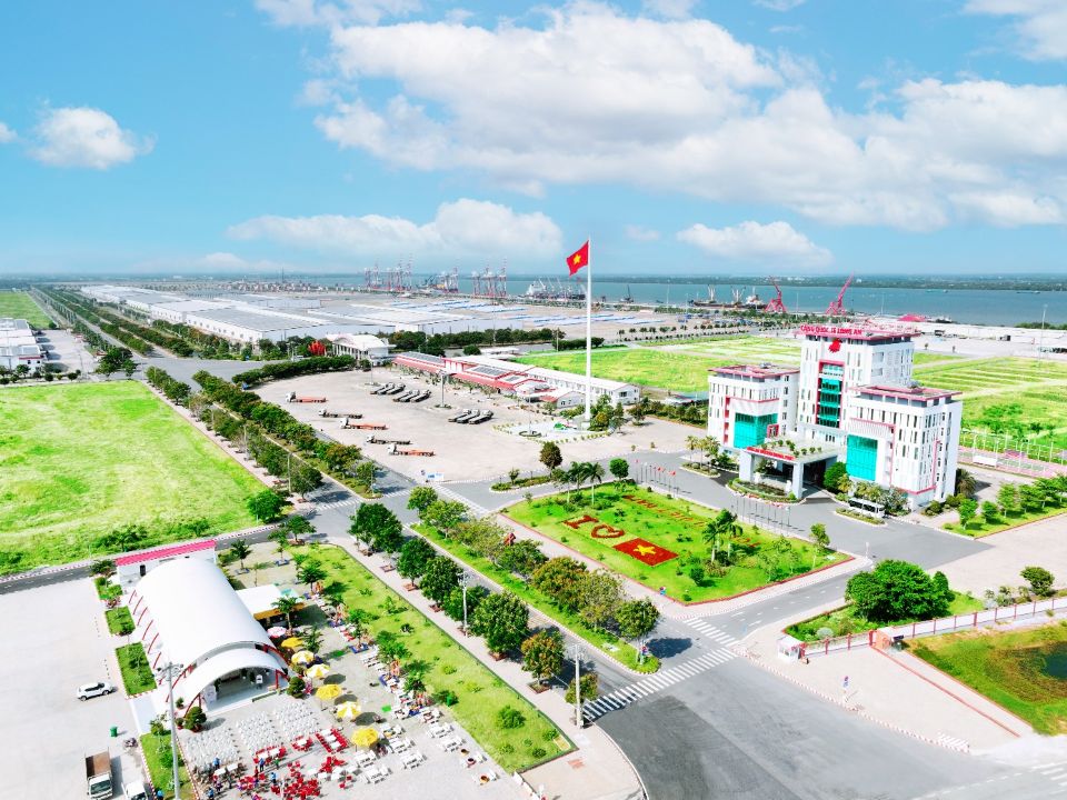 Cảng Quốc tế Long An và Cảng Kobe ký kết MOU hợp tác chiến lược hướng tới chuối cung ứng xanh Việt Nam-Nhật Bản