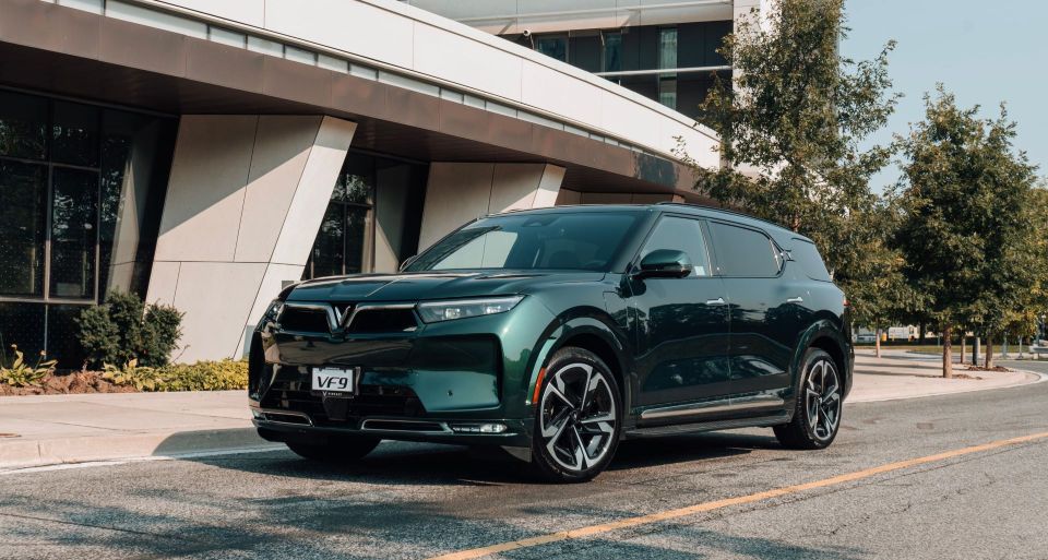 Chủ xe nói về VinFast VF 9: SUV điện hạng E “chuẩn thương gia”, chất lượng sánh ngang xe châu Âu 4 tỷ đồng