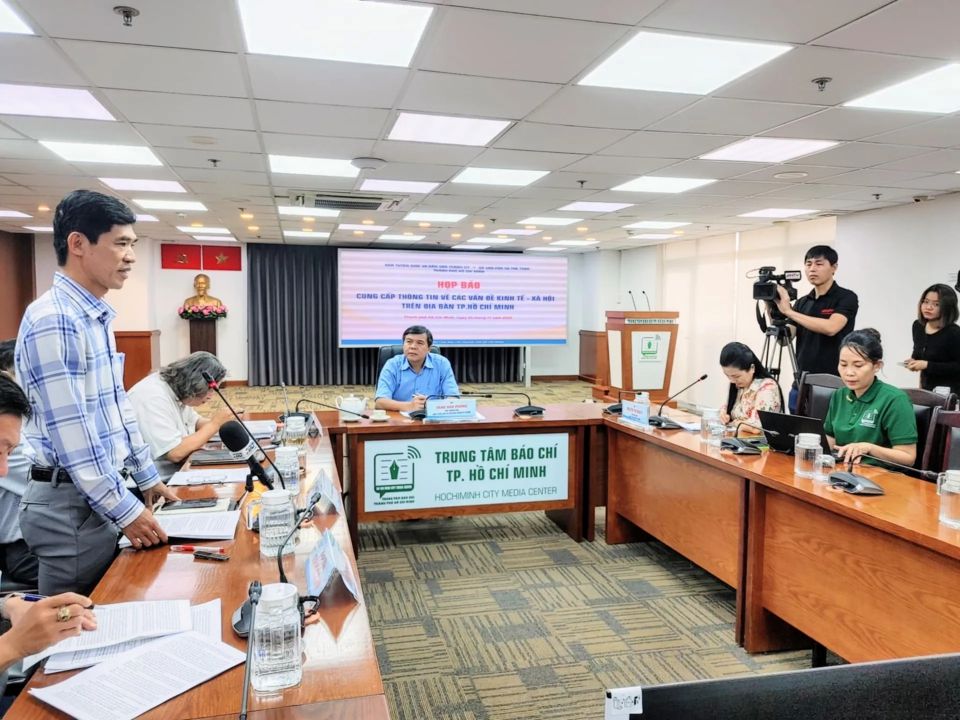 TP Hồ Chí Minh có nguy cơ thiếu rau xanh do mưa, lũ