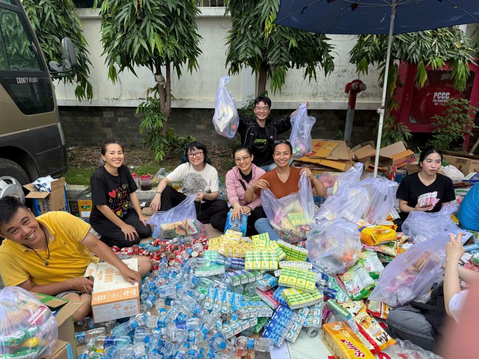 TP Hồ Chí Minh tiếp nhận hơn 236 tỷ đồng, 441 tấn hàng chuyển đến đồng bào vùng lũ