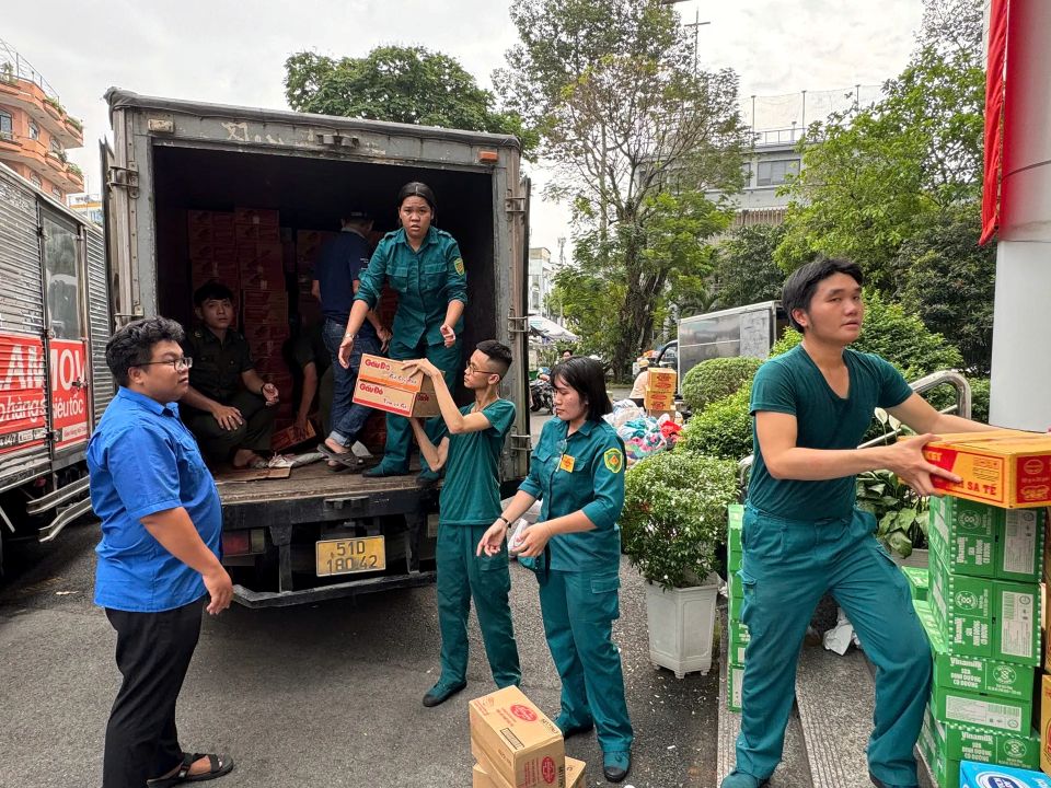 TP Hồ Chí Minh tiếp nhận hơn 236 tỷ đồng, 441 tấn hàng chuyển đến đồng bào vùng lũ
